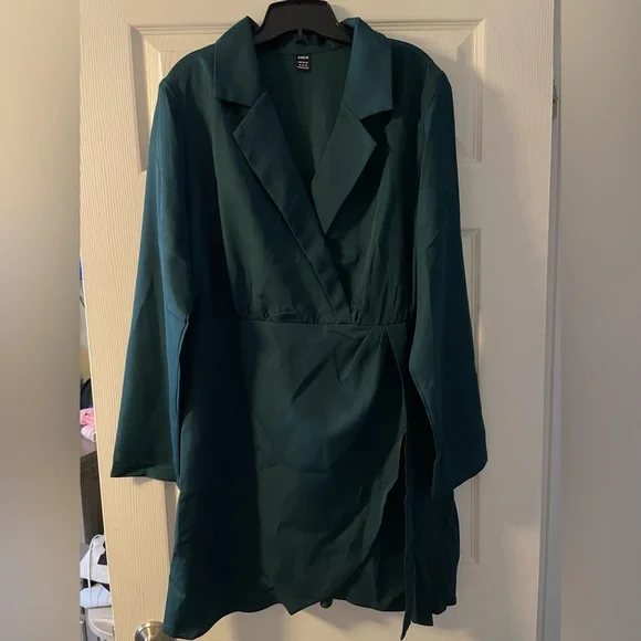 SHEIN DRESS - Picture 4 of 4